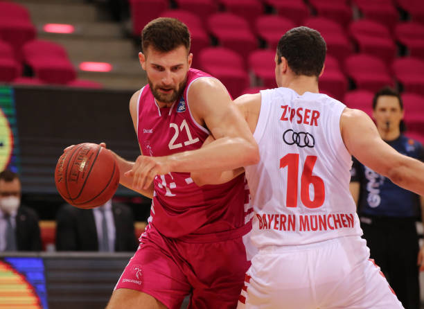 戏剧十足 戏剧十足